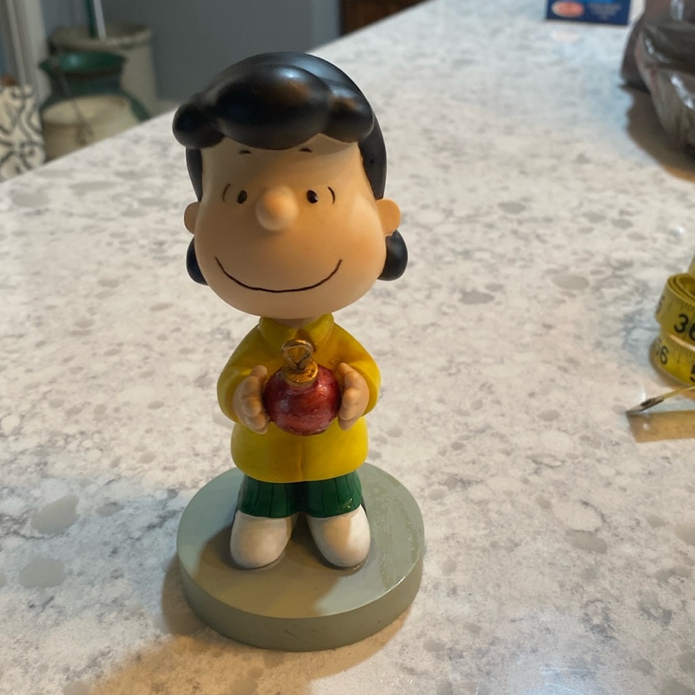 Peanuts Lucy bobble head